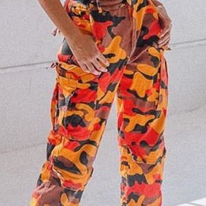 Orange oversized camo pants ✨